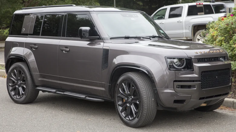 land rover defender 2026